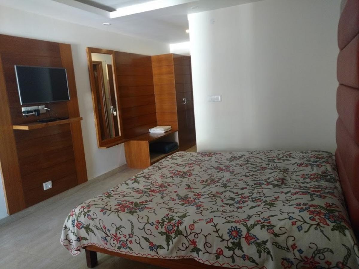 Hotel Clarks Mussoorie Exterior foto
